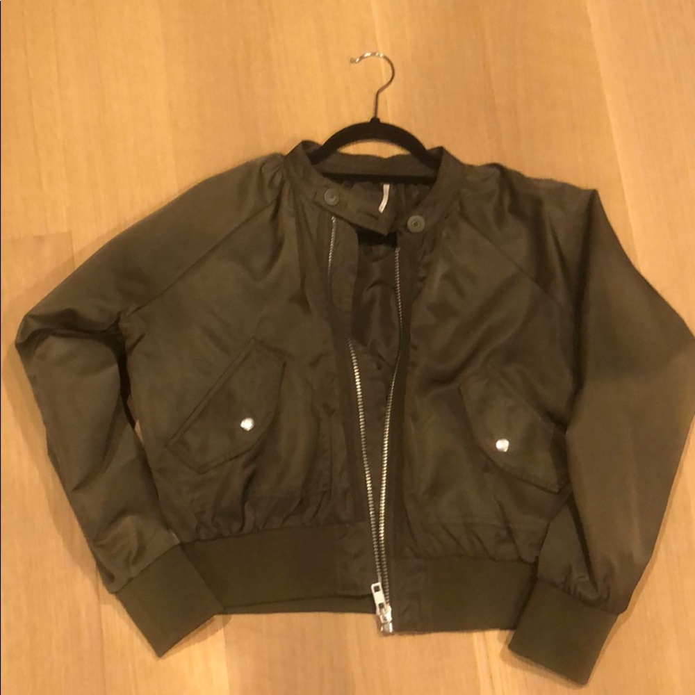 Free people cropped bomber jacket. Size xs